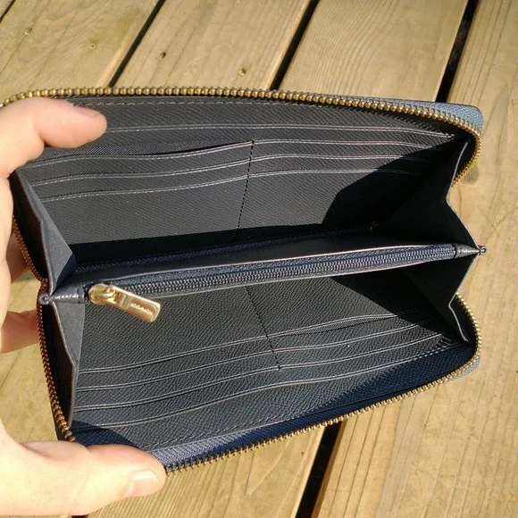 COACH Long Wallet -- NVY Women's - Picture 10 of 10